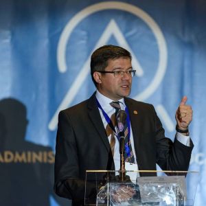 Costel Alexe, întâlnire cu primarii care trebuie să realizeze planuri de calitate a aerului